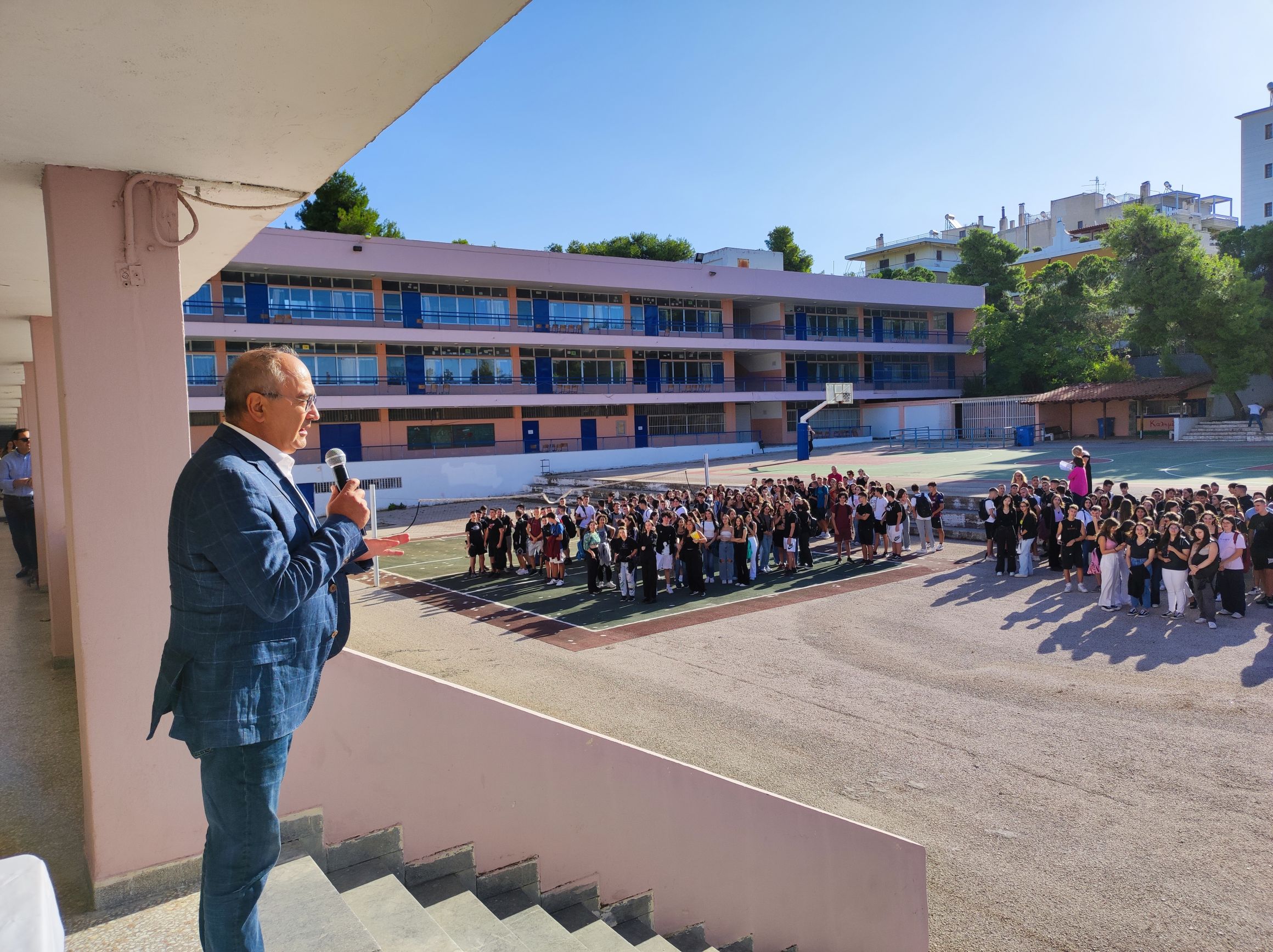 Πρώτο κουδούνι στα σχολεία του Δήμου Ηρακλείου Αττικής με βελτιώσεις από τις εργασίες του καλοκαιριού