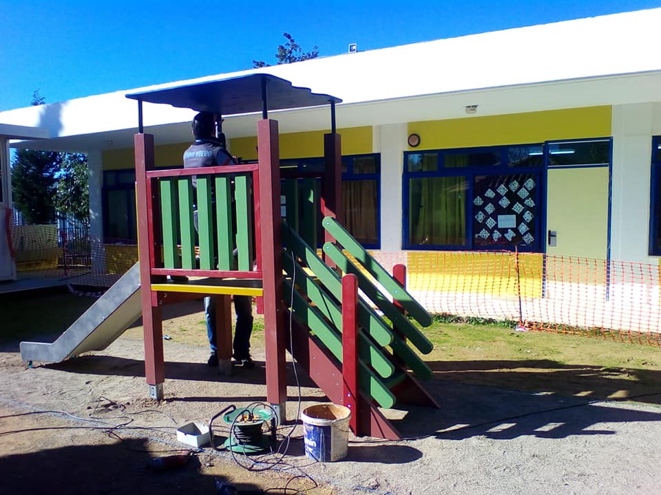 Εντατικοί ρυθμοί στις εργασίες των σχολείων για να είναι έτοιμα στη νέα σχολική χρονιά. 