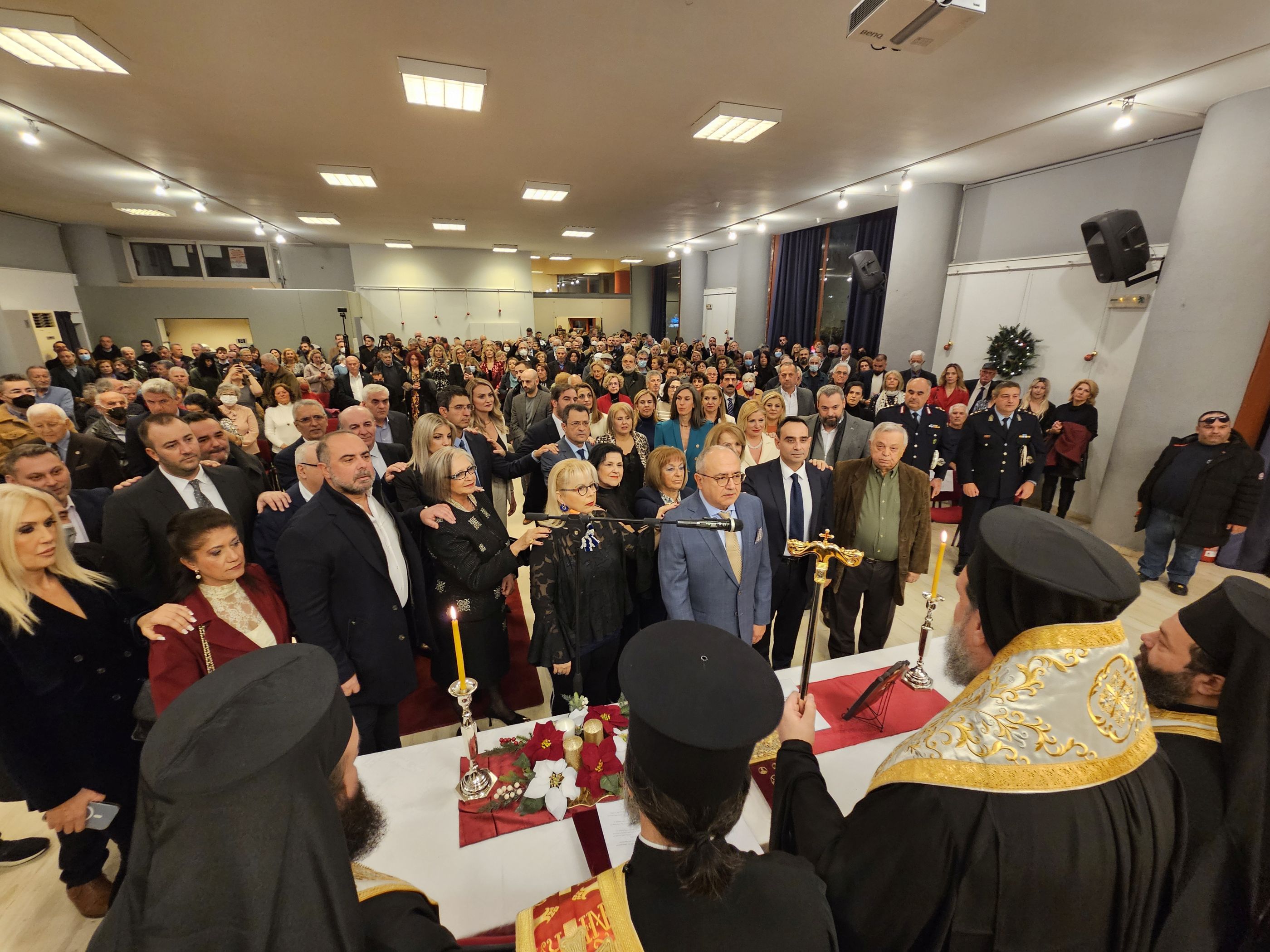Σε γιορτινό χρώμα η ορκωμοσία του δημάρχου Ηρακλείου Αττικής Νίκου Μπάμπαλου και του νέου Δημοτικού Συμβούλιου.