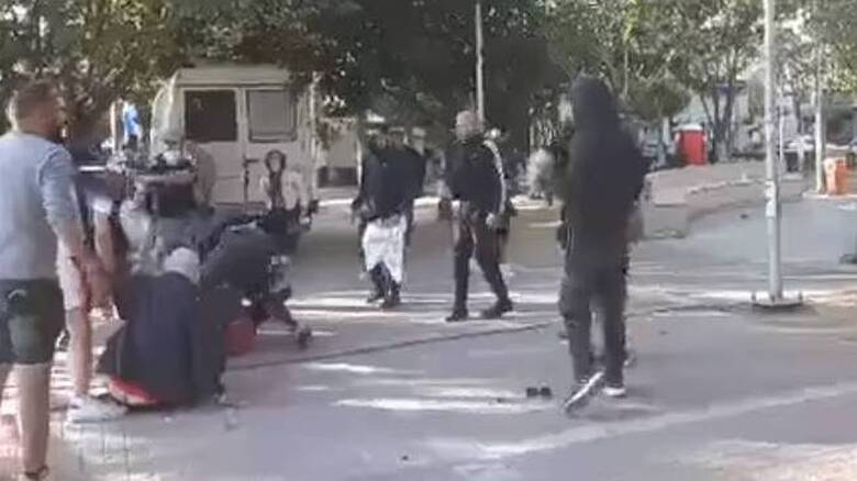 Νίκος Μπάμπαλος: «Καταδικάζουμε απερίφραστα τα γεγονότα που είδαμε στην κεντρική πλατεία, η βία δεν έχει θέση στο Ηράκλειο». Συνάντηση με τον Τάκη Θεοδωρικάκο ζητά ο δήμαρχος 